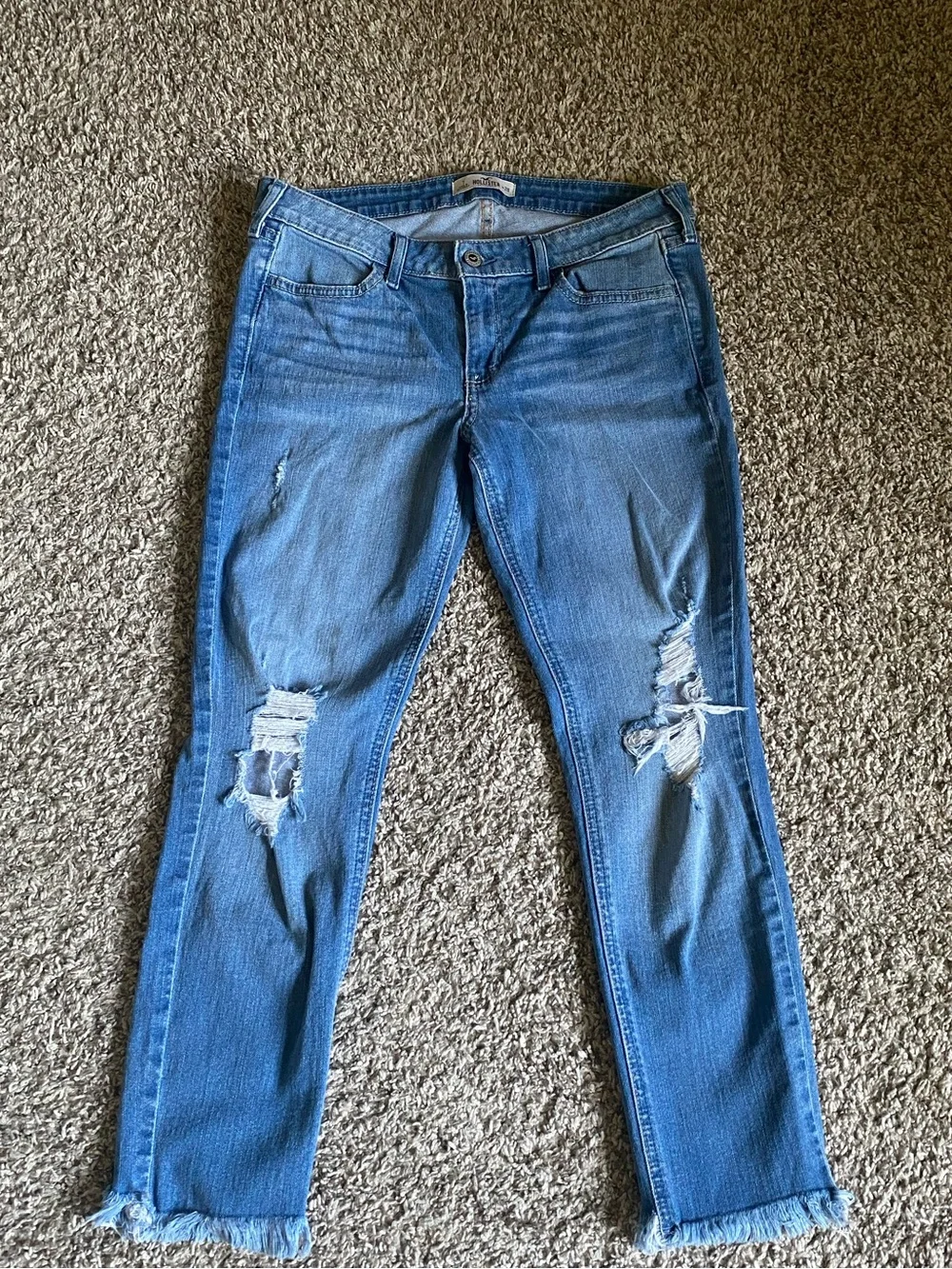 Light Blue Distressed Women's Hollister Jeans Size W28 - Picture 2 of 5